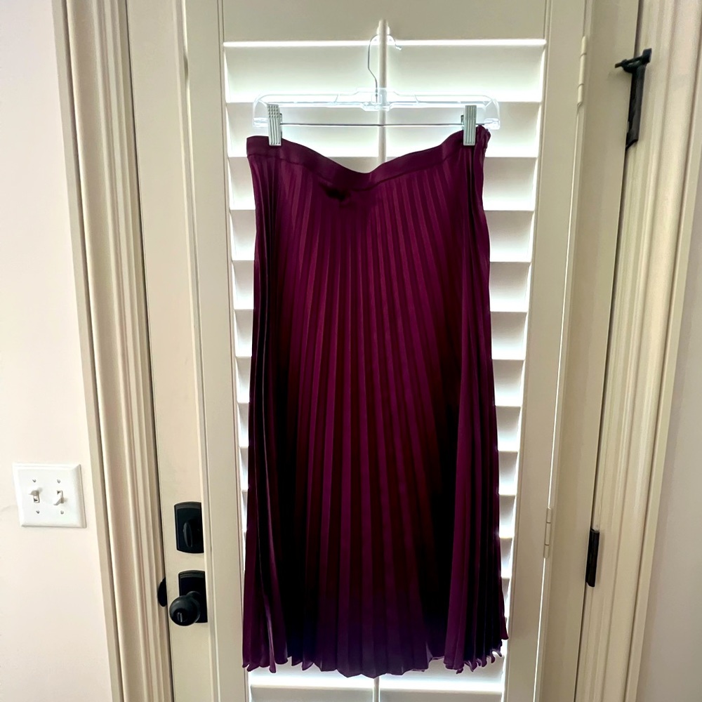 Pleated skirt